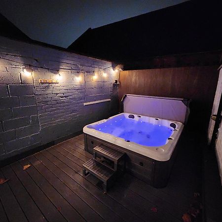 Derby City Centre Apartment With Roof Top Hot Tub Exterior photo