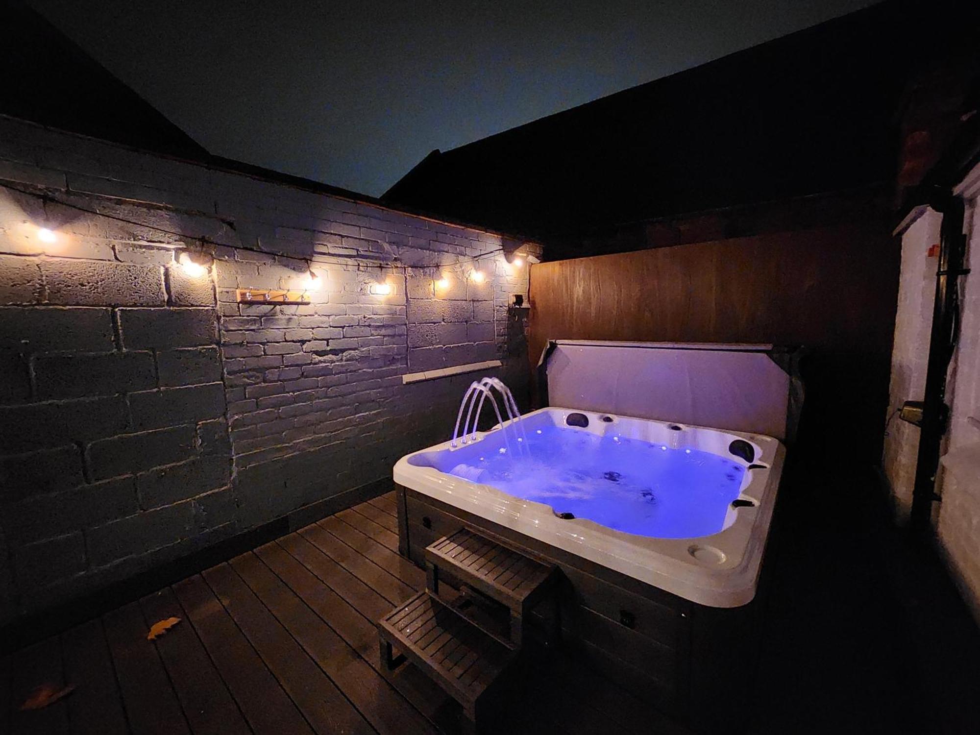 Derby City Centre Apartment With Roof Top Hot Tub Exterior photo