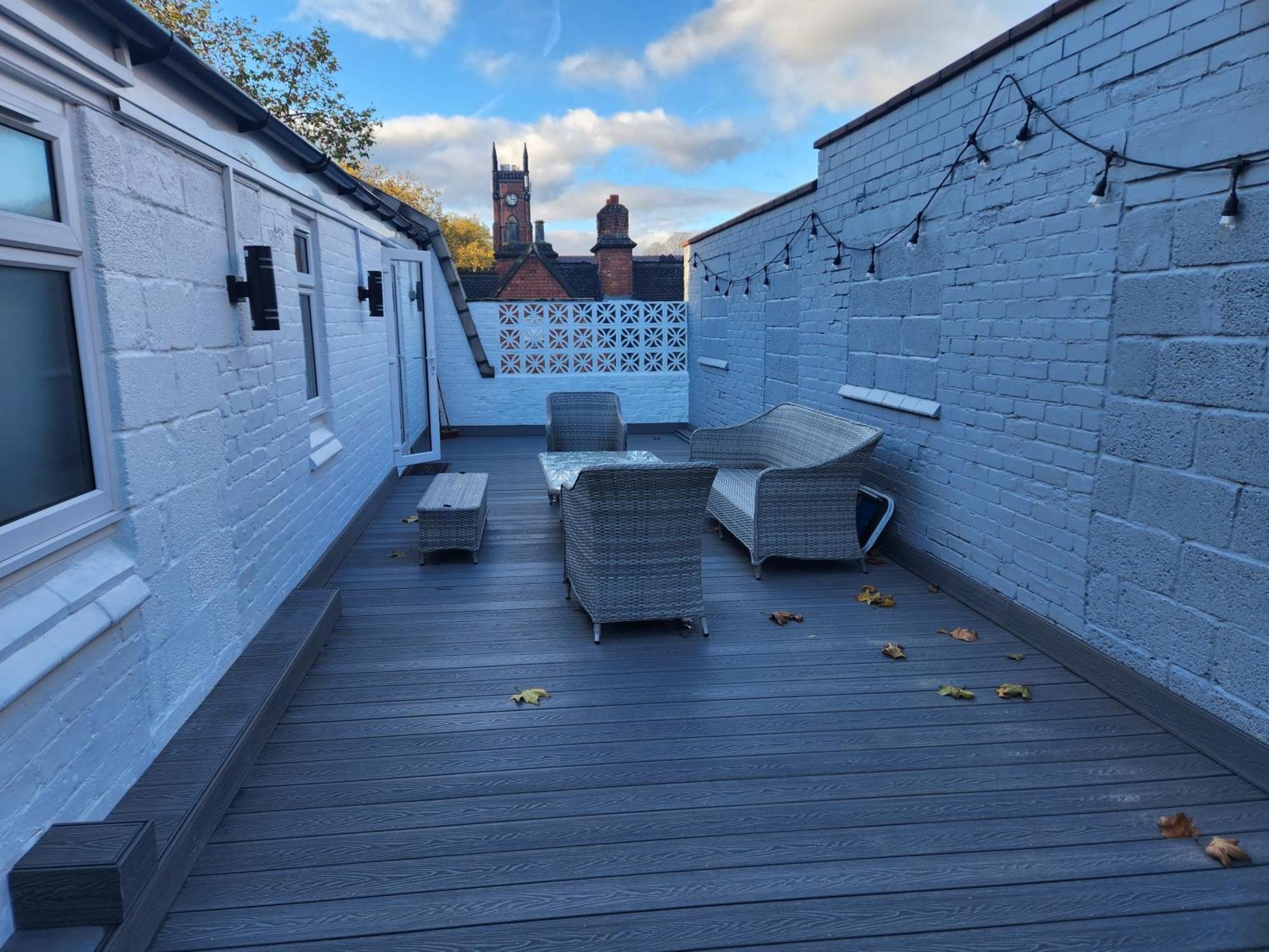 Derby City Centre Apartment With Roof Top Hot Tub Exterior photo